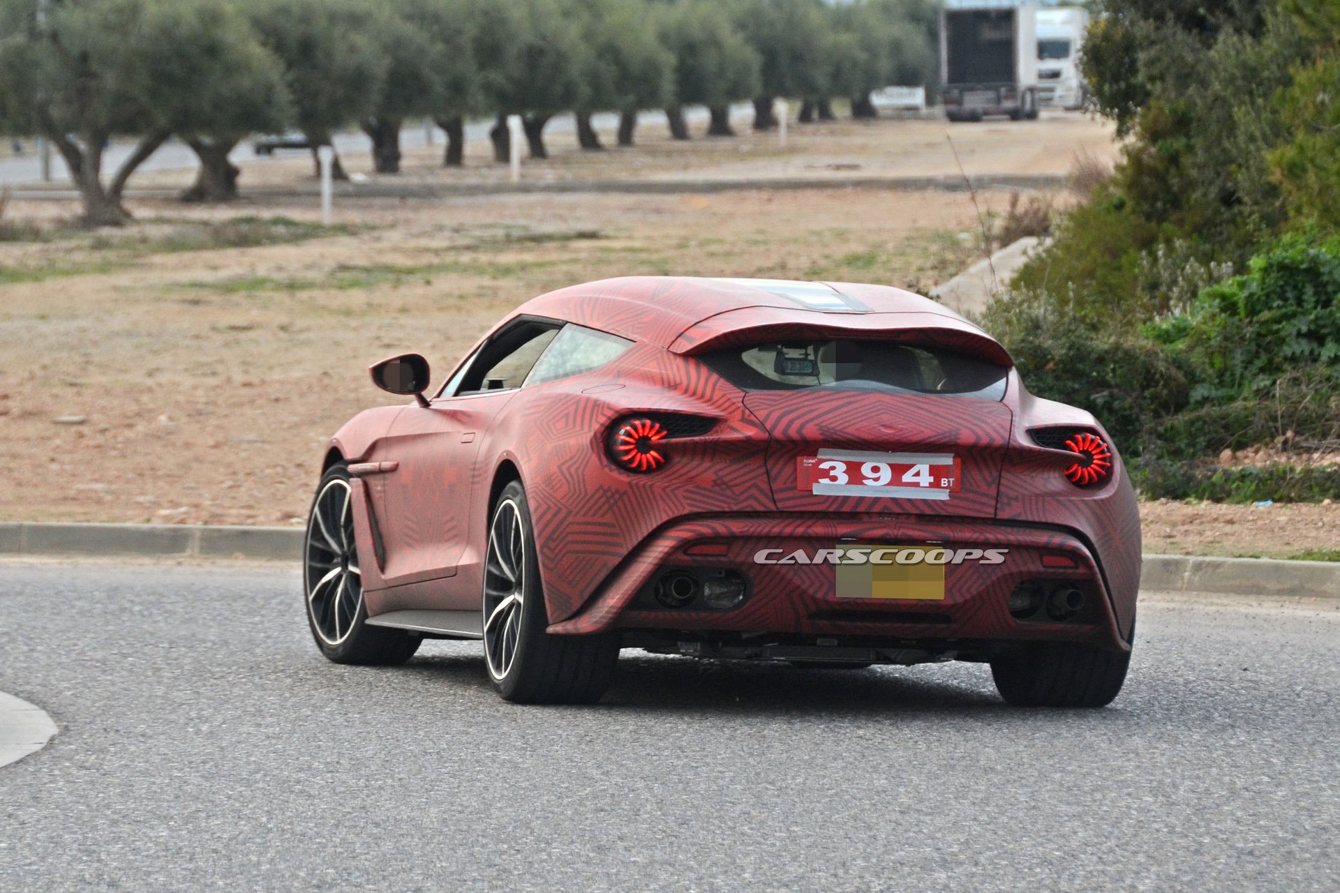 Aston Martin Vanquish Zagato shooting Brake салон