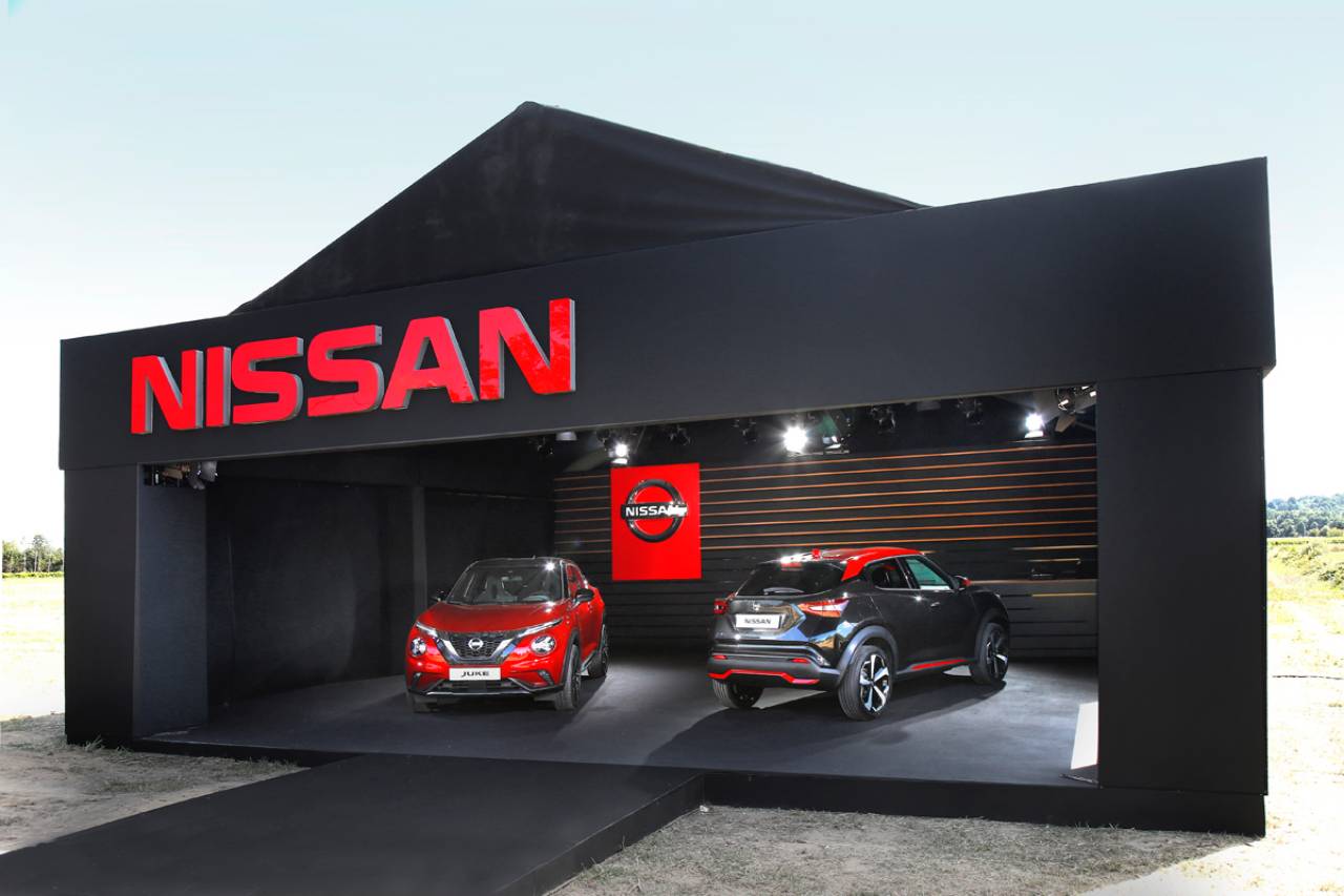 Nissan компания. Nissan Motor. Nissan Motors компания Япония. Автосалон Nissan. Nissan Company.